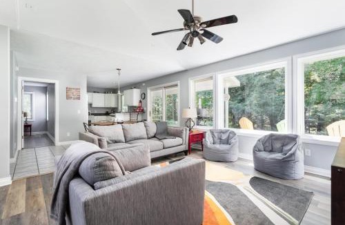 Williamsburg House | Bissell Creek Woodside Cottage