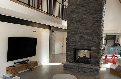 Torrance Cottage | Black Lake Lodge Renovated spacious cottage, sleeps 16