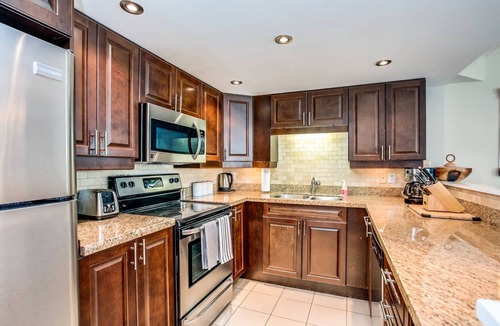 The Blue Mountains Apartment | Blue Mountain Ski in/Ski Out Chalet Condo