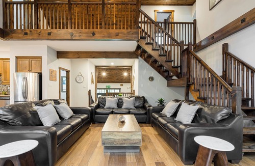 The Blue Mountains Ski Chalet | Blue Mt. Chalet 8 BDR 4 W/C Ski & Recreation Resort, Golf, Beach, Hiking & More