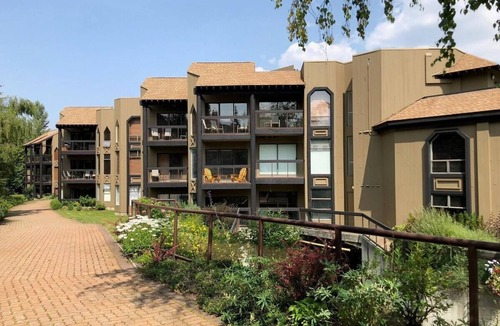 Blueberry Hill Condo | Blueberry Hill Location! Pool, hot tub, walk to village