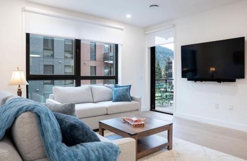 Revelstoke Apartment | Bluebird by Revelstoke Vacations