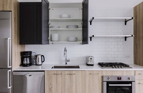 West Loop Apartment | Blueground | West Loop, pool & w/d, nr Willis