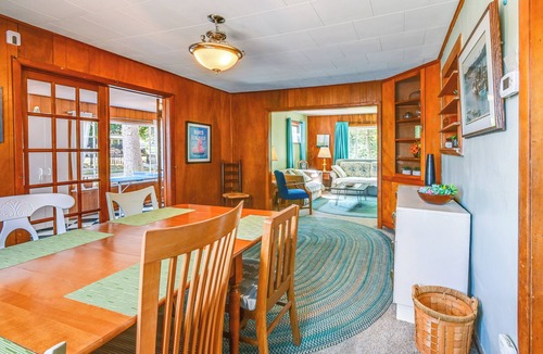 Sherrodsville House | Boat & Unwind! Charming Atwood Lake Farmhouse