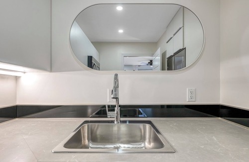Lunenburg Apartment | Boutique Old Town Studio | Beautifully Designed, Steps to Harbour