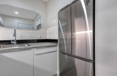 Lunenburg Apartment | Boutique Old Town Studio | Beautifully Designed, Steps to Harbour