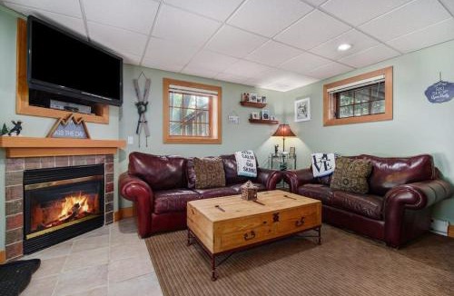 Boyne Falls House | Boyne Mountain Getaway, Unit B