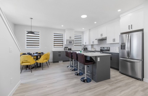 Calgary House | Brand New 2025 Modern Townhome Near YYC Airport | Garage Parking
