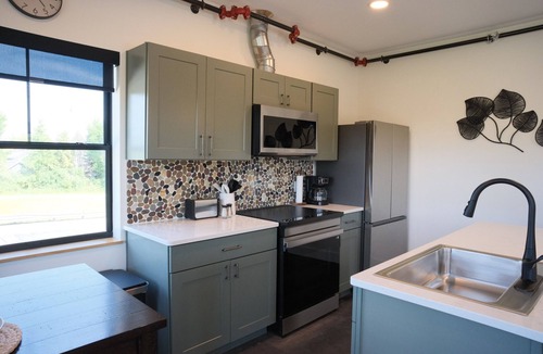 Indian River Condo | Brand New 2BR River Condo w/Large Terrace