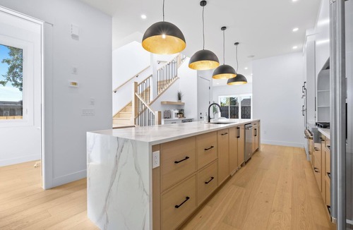 Southwest Calgary House | Brand New Luxury 3BD King Bed, A/C-Tree Lined St