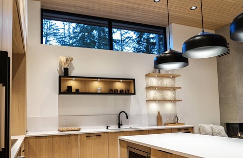 Blueberry Hill Ski Chalet | Brand New Modern Chalet Close to Village, Lifts, Lake, Golf Course, Valley Trail