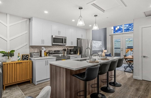 Harvie Heights Apartment | Brand new Townhouse at Gates to Banff National park - Mountain Views and Hot Tub