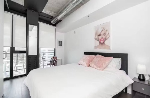 Downtown Winnipeg Condo | Breathtaking 18th Floor Condo | 2 Bed | 1 Bath |