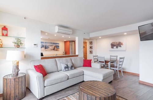 Whistler Village Condo | Breathtaking ski-in/out on Main Village stroll | AC