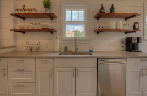 Bridgman House | Bridgman Getaway, walk to beach, local breweries and more