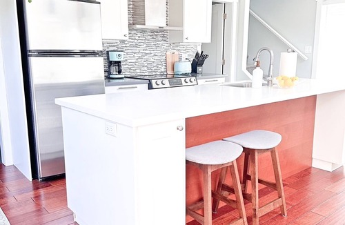 Grand Boulevard House | Bright & Airy 2 Bed Guest House