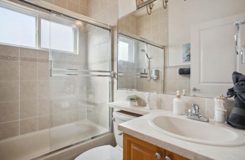 Sunset House | Bright and Comfy 4BR Home Ideal for Families