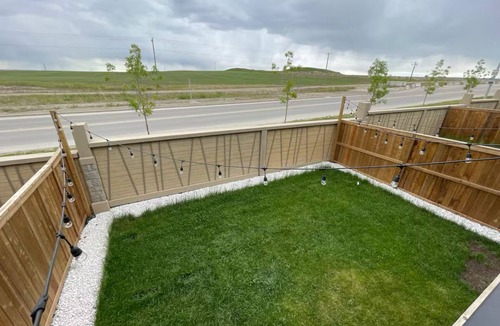 Calgary Apartment | Bright Modern 2BD Quiet Near airport Free Parking Brand new Biggest HUB