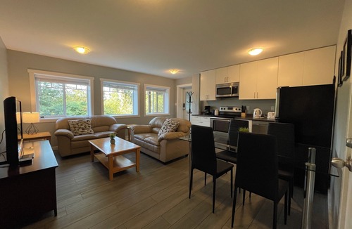 Cowichan Bay Apartment | Bright Walkout Suite in Cowichan Bay | 2 Bedrooms, Private Entry, Sleeps 4