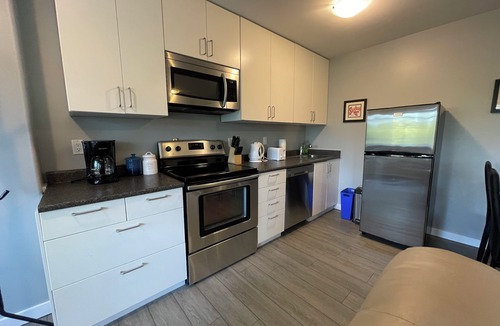 Cowichan Bay Apartment | Bright Walkout Suite in Cowichan Bay | 2 Bedrooms, Private Entry, Sleeps 4