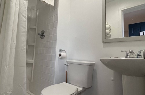 Bridgman House | Budget-Friendly Option in Bridgman, MI