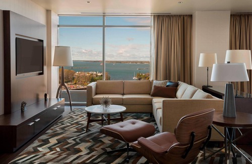 Downtown Buffalo Hotel | Buffalo Marriott at LECOM HARBORCENTER