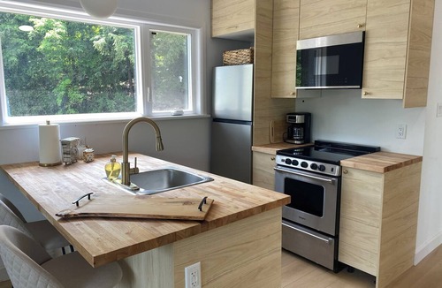 Seeleys Bay Cottage | Rideau Coast Cottages -The Cape