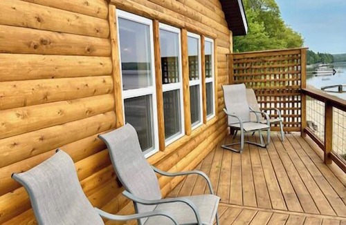 Au Train Cottage | Cabin on the beach with lakeviews and fireplace