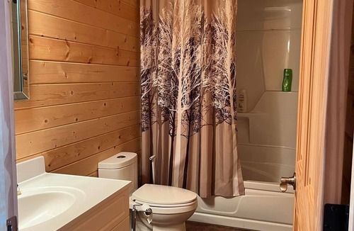West Central Saskatchewan Cabin | Cabin with uninterrupted view of the lake