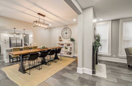 Huron House | Captain Montagues Retreat-pool & walk to the beach