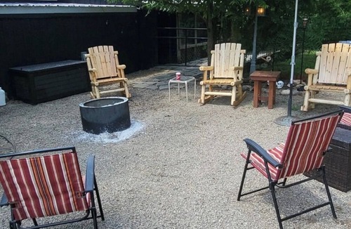 Wales Center Apartment | Carefully crafted 2 bedroom with 2 hot tubs in backyard