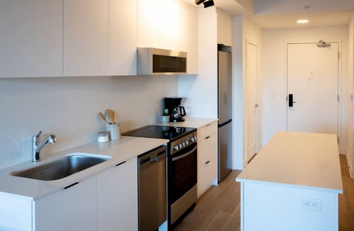 Carlingwood - McKellar Park - Laurentien View Apartment | Carlton West Modern Living | Urban 1BR