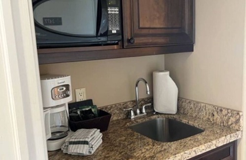 Oro-Medonte Condo | Carriage Country Club Home Away From Home