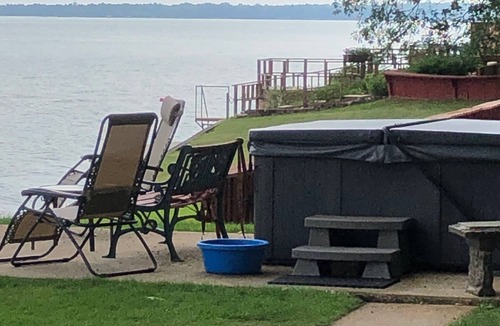 Pigeon Cottage | Caseville, Mi (Sand Point Area Cottage Rental) Cute, Cozy Cottage.