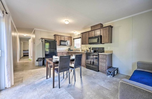 Cassopolis Cottage | Cassopolis Cabin, Little Fish Lake On-site!
