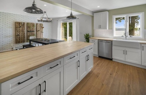Ovid House | Cayuga Lake | 18 Guest | Wine Trail | Lake Access