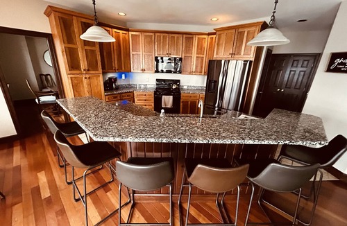 Seneca Falls House | Cayuga Lakefront - beach, dock, hoist - Seneca Falls, Finger Lakes Wine Trail