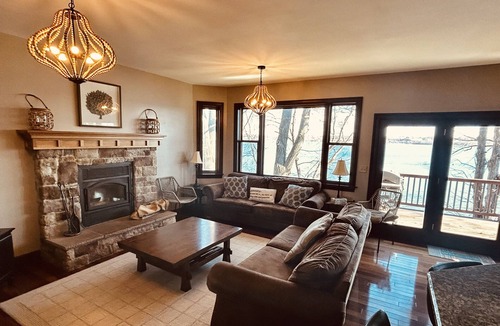 Seneca Falls House | Cayuga Lakefront - beach, dock, hoist - Seneca Falls, Finger Lakes Wine Trail