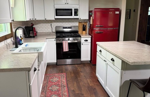 Put-in-Bay Cabin | Cedar Cabin, PIB Cabins