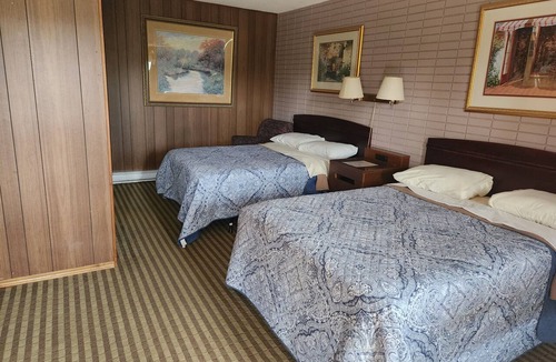East Braintree Hotel | Cedar Creek Resort