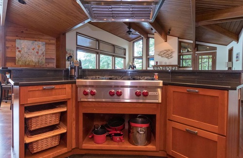 Town of Jerusalem Cottage | Cedar Lodge: Exquisite Timberframe on Keuka Lake