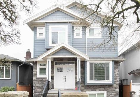 East Side Apartment | Central and Roomy Vancouver 2BR w Laundry and Parking