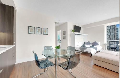 Toronto Entertainment District House | Central Chic 2 bed Unit Near Rogers MTCC Union CNTower