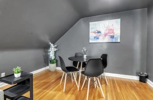Cheektowaga Apartment | Central location Parking