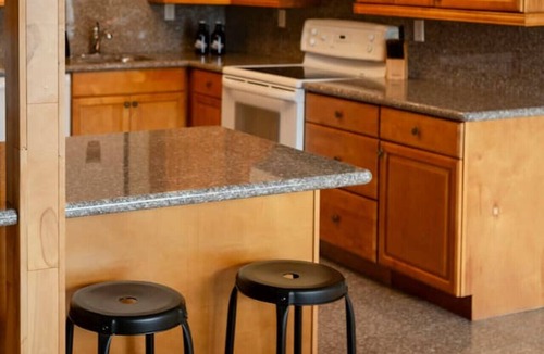 Prince Edward House | Central PEC gem - Sleeps up to 6