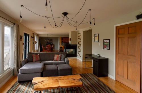 Prince Edward House | Central PEC gem - Sleeps up to 6