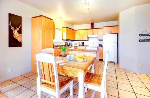 Petite-Riviere-Saint-Francois Apartment | Charlevoix 3BR Cottage Hot Tub & Game Room 8