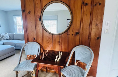 South Russell House | Chagrin Falls light filled 2 bed 1 bath in the Village