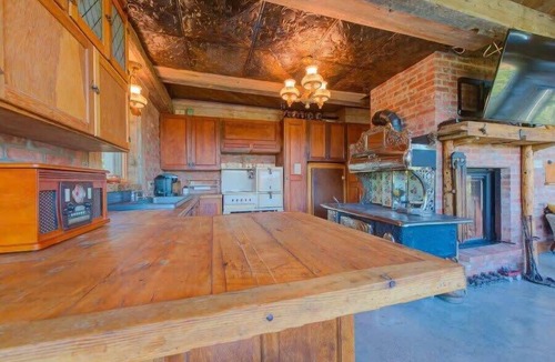 Sainte-Marguerite Ski Chalet | Chalet Ancestral - Old-World Charm by Lake