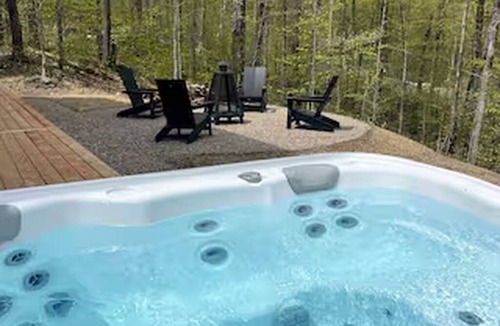 Lac Superieur Village House | Chalet Boreä - Private Spa, Sauna & Fire place | 5 Min to Tremblant